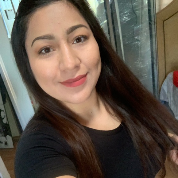 Meet your Posher, Marisa - Picture 1 of 1